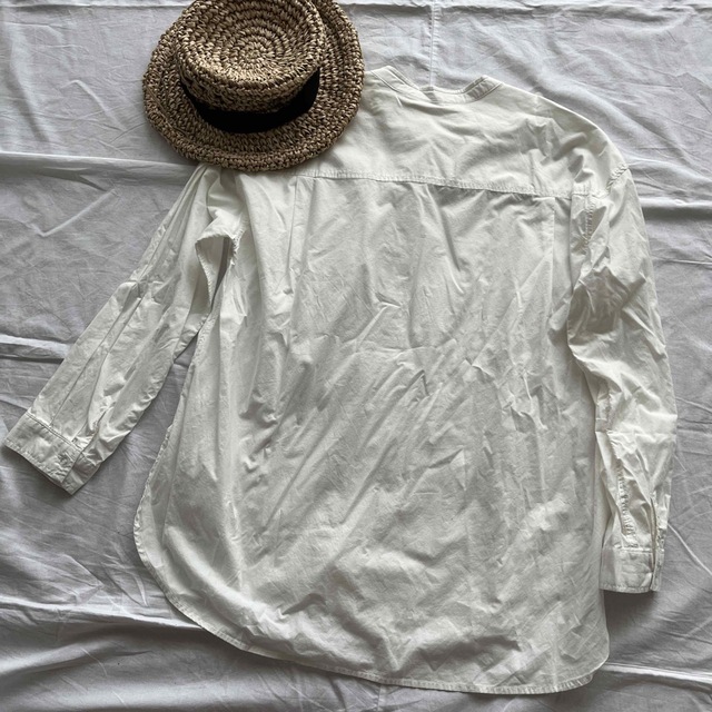 SOULBERRY(ソウルベリー)のソウルベリー　コットンシャツ　白シャツ レディースのトップス(シャツ/ブラウス(長袖/七分))の商品写真