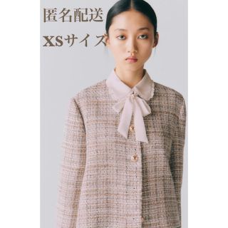 ザラ(ZARA)のZARA ボタンディテール付きテクスチャー入り生地ブレザー　XSサイズ(ノーカラージャケット)