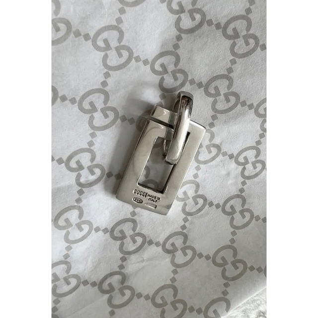 Gucci(グッチ)のGUCCI ネックレストップ　G プレート　シルバー925 ペンダントトップ メンズのアクセサリー(ネックレス)の商品写真