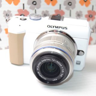 OLYMPUS - ❤️Wi-Fi❤️オリンパス PL1s ミラーレスカメラの通販 by OLYMPUS - ❤️Wi-Fi❤️オリンパス PL1s ミラーレスカメラの通販 by
