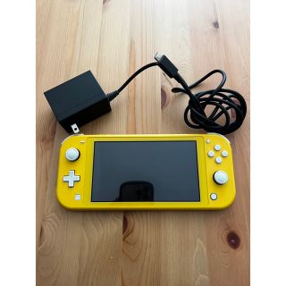 ニンテンドースイッチ(Nintendo Switch)のNintendo switch lite yellow(携帯用ゲーム機本体)