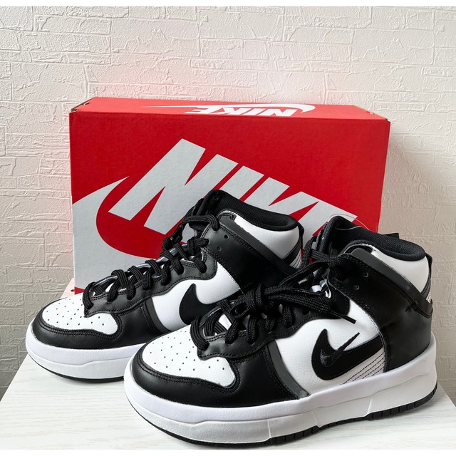 NIKE(ナイキ)の【新品】NIKE WMNS DUNK HIGH UP DH3718-104 レディースの靴/シューズ(スニーカー)の商品写真