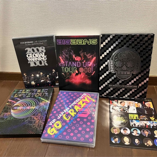 BIGBANG(ビッグバン)のBIGBANG concert DVD 5枚セット(シール付き) エンタメ/ホビーのDVD/ブルーレイ(ミュージック)の商品写真