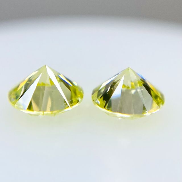 FANCY GREEN YELLOW 0.509ct/0.485ct RD レディースのアクセサリー(その他)の商品写真