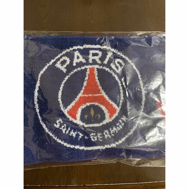 Paris Saint-Germain(パリサンジェルマン)のパリサンジェルマン　メッシ　ユニフォーム　上下　マフラー スポーツ/アウトドアのサッカー/フットサル(記念品/関連グッズ)の商品写真