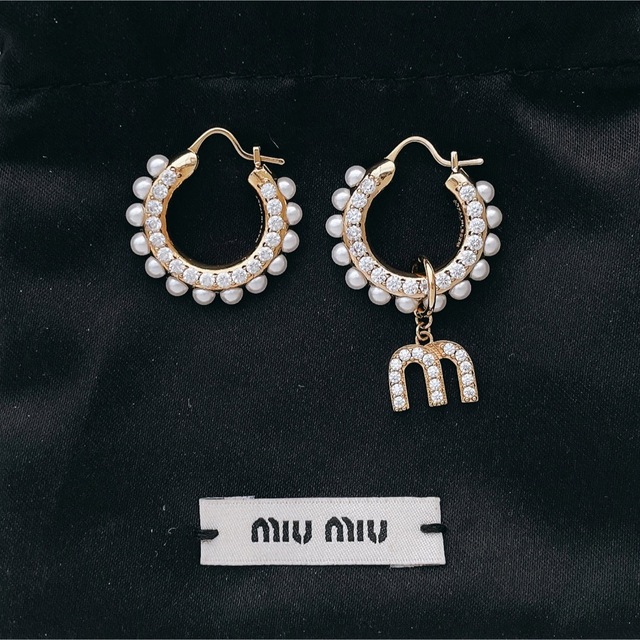 ディオールMIU MIUフープピアス