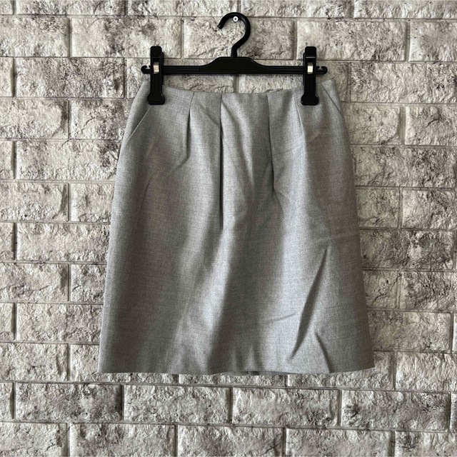 ANAYI(アナイ)のANAYIアナイ　グレー　スカート レディースのスカート(ひざ丈スカート)の商品写真