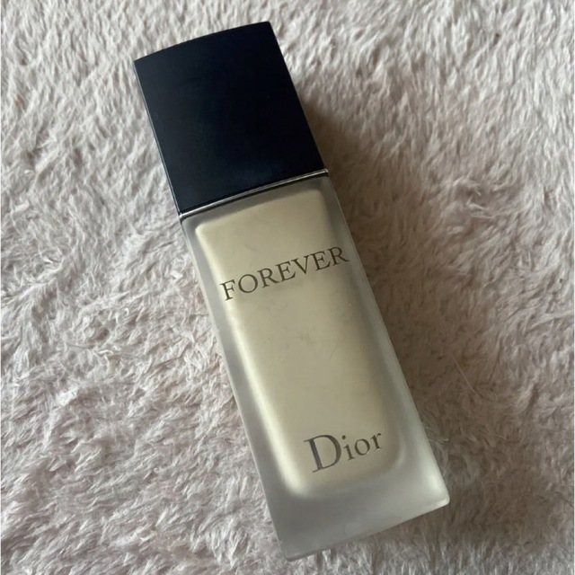 Dior(ディオール)のディオールスキン フォーエヴァー フルイド マット 0N コスメ/美容のベースメイク/化粧品(ファンデーション)の商品写真
