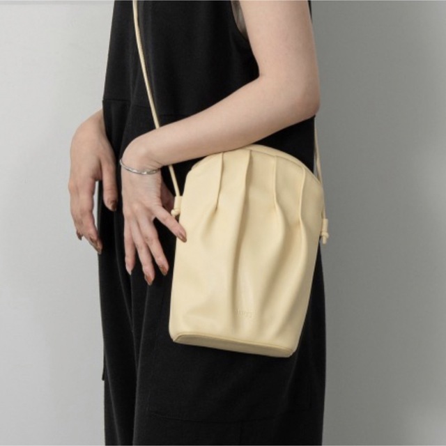 lawgy pleats shoulder bag(限定値下げ中)