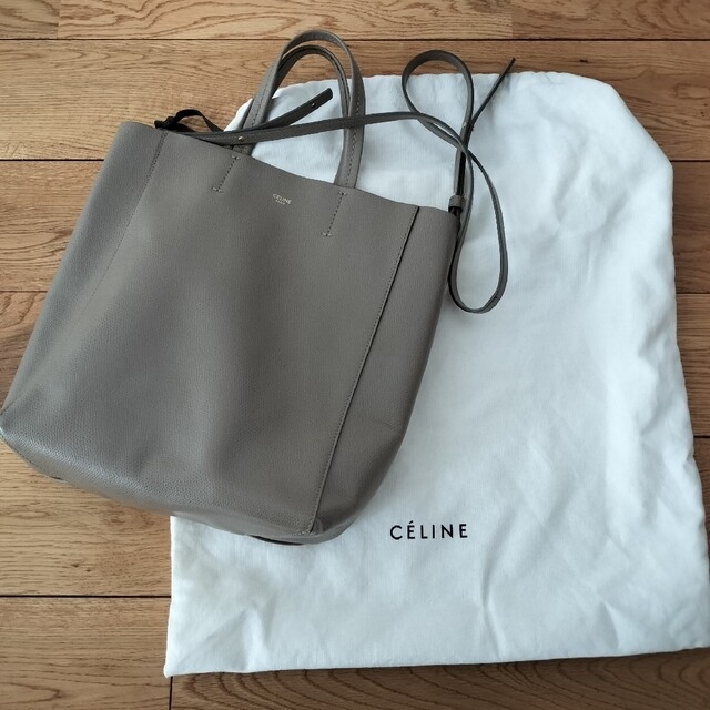 celine(セリーヌ)の★なおなお様専用★CELINE セリーヌ　バーティカルカバ　スモール レディースのバッグ(ショルダーバッグ)の商品写真