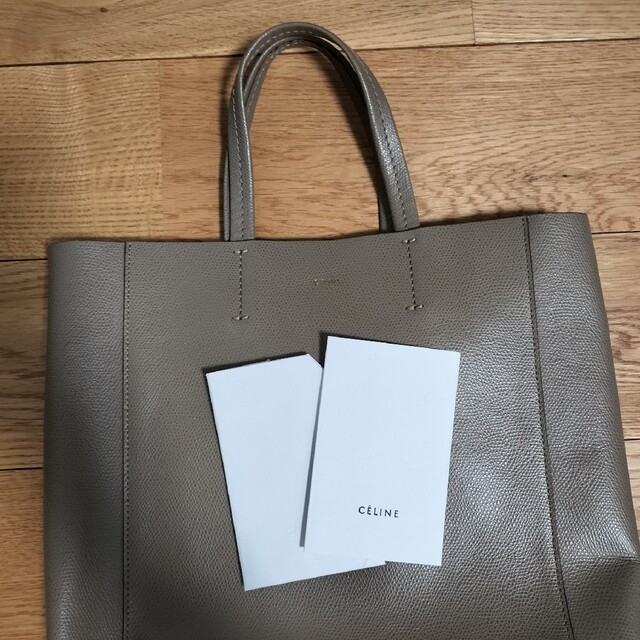 celine(セリーヌ)の★なおなお様専用★CELINE セリーヌ　バーティカルカバ　スモール レディースのバッグ(ショルダーバッグ)の商品写真