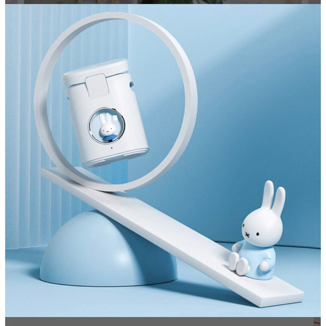 miffy(ミッフィー)のミッフィーワイヤレス充電器 スマホ/家電/カメラのスマートフォン/携帯電話(バッテリー/充電器)の商品写真