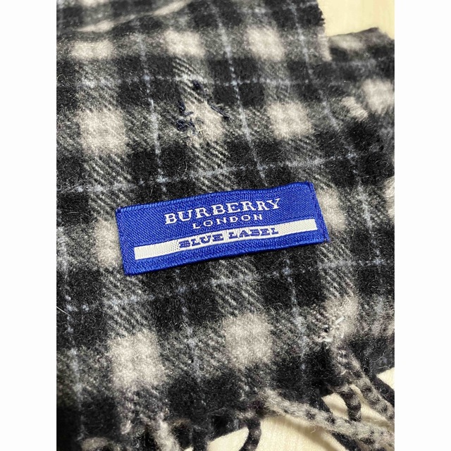 BURBERRY BLUE LABEL(バーバリーブルーレーベル)のバーバリーブルーレーベル カシミヤ　マフラー 難あり レディースのファッション小物(マフラー/ショール)の商品写真