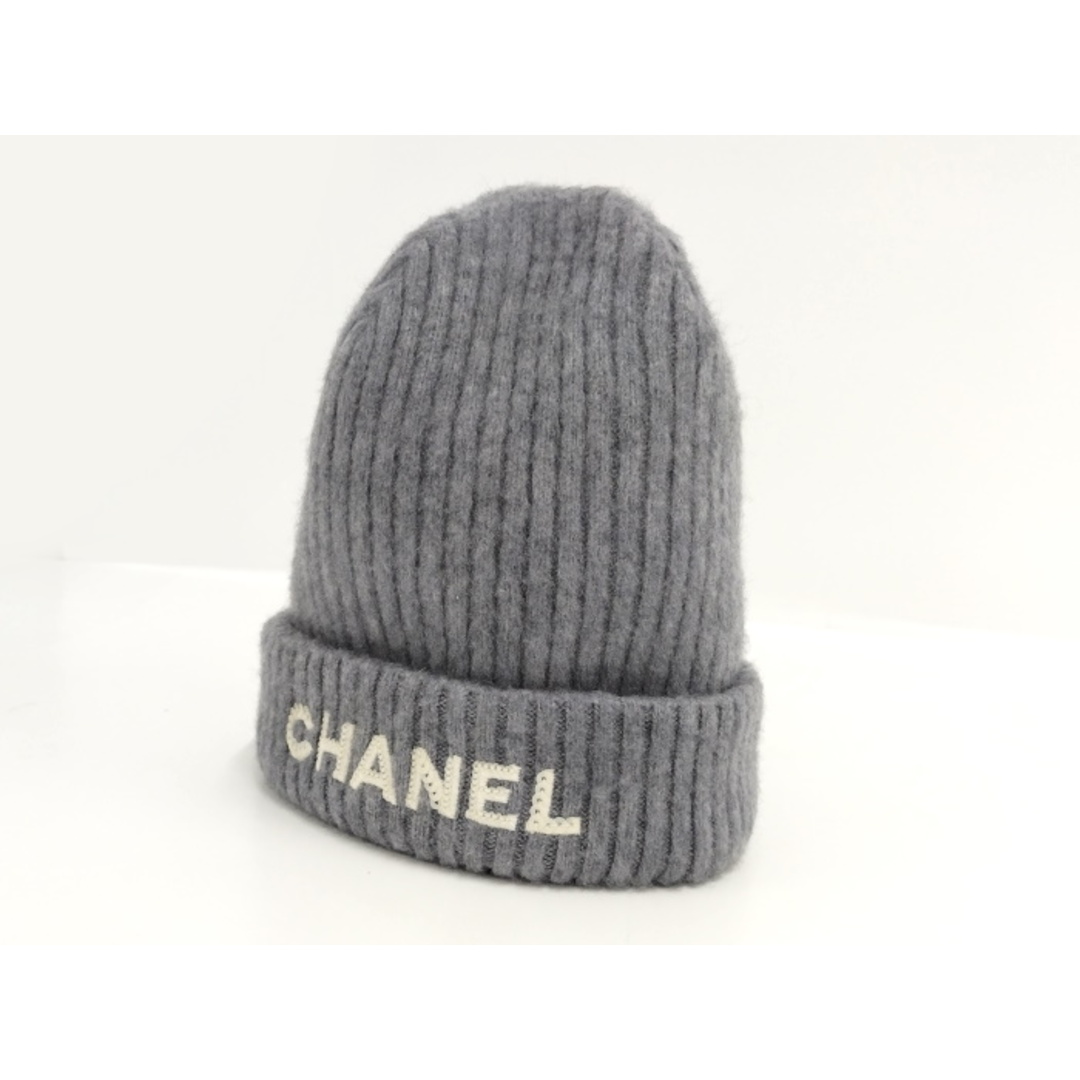 CHANEL - CHANEL ニット帽 帽子 ロゴ カシミア グレー AA8445 CHANEL - CHANEL ニット帽 帽子 ロゴ カシミア グレー AA8445