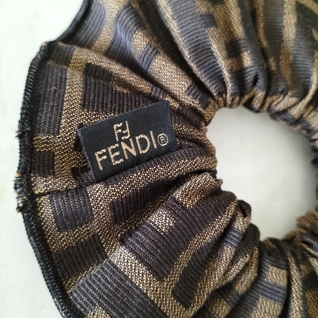 FENDI　フェンディ　ズッカ柄　シュシュ 2