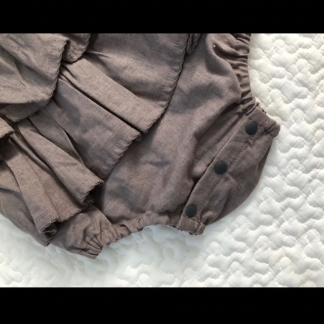 テータテート　フリルロンパース キッズ/ベビー/マタニティのベビー服(~85cm)(ロンパース)の商品写真