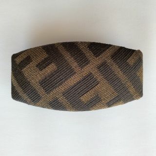 ○FENDI 未使用　フェンディ  バレッタ 茶○