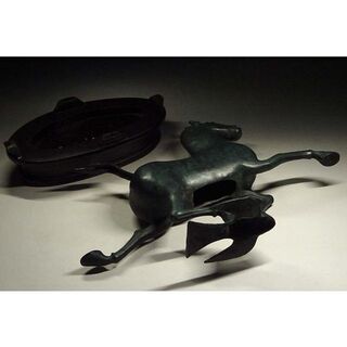 銅製 馬踏飛燕 馬の像 置物 台付き 幅約43cm c08299