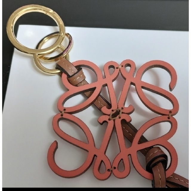 LOEWE ロエベ♡アナグラムチャーム パンチング レザー ブラック - 通販