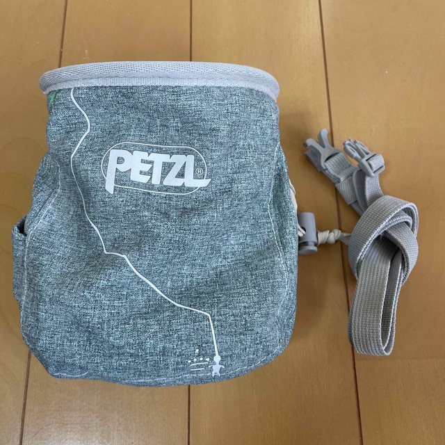 PETZL(ペツル)のPETZL ペツル　チョークバック　腰チョークバッグ　クライミング　ボルダリング スポーツ/アウトドアのアウトドア(登山用品)の商品写真