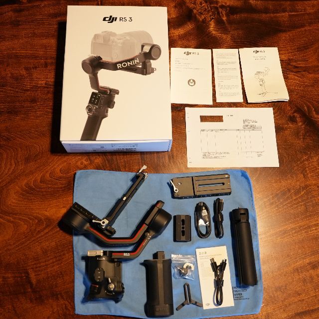 【3回のみ使用美品】DJI RS3 3軸ジンバル スタビライザー 別売付属品有り