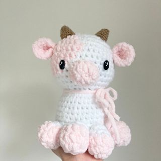 ハンドメイド　ピンクの牛さんのあみぐる(あみぐるみ)