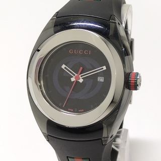 グッチ(Gucci)のGUCCI シンク メンズ腕時計 クォーツ SS ブラック文字盤 ラバーベルト(ベルト)