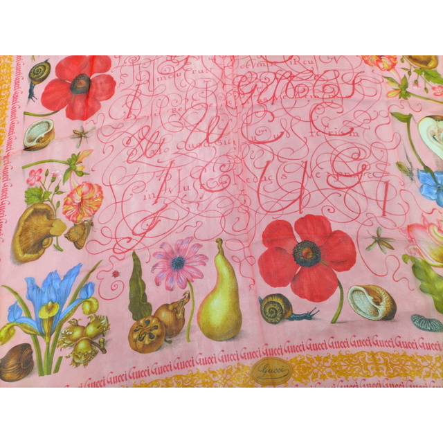 GUCCI - GUCCI スカーフ 大判 シルク フラワー フルーツ 昆虫 GUCCI - GUCCI スカーフ 大判 シルク フラワー フルーツ 昆虫