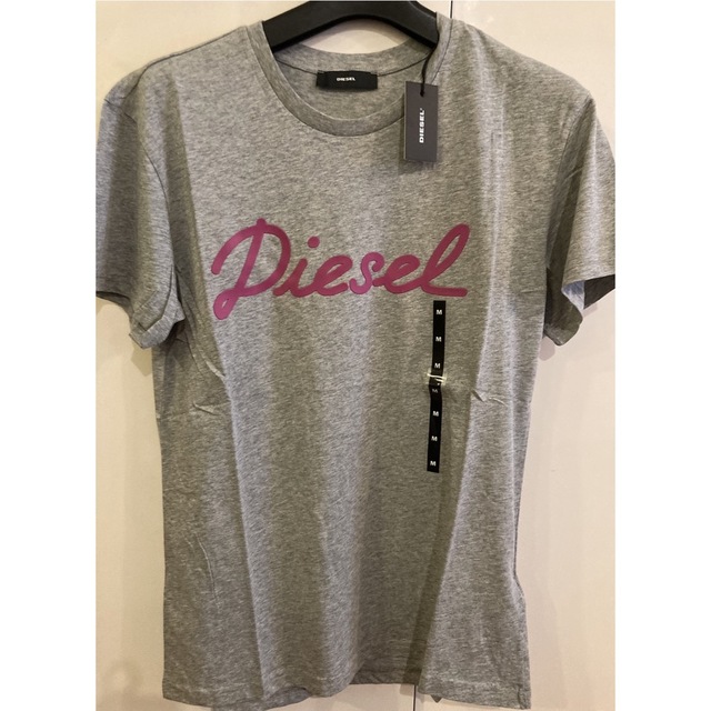 DIESEL(ディーゼル)の新品未使用！　ディーゼル　DIESEL Tシャツ グレー×ピンクM レディースのトップス(Tシャツ(半袖/袖なし))の商品写真