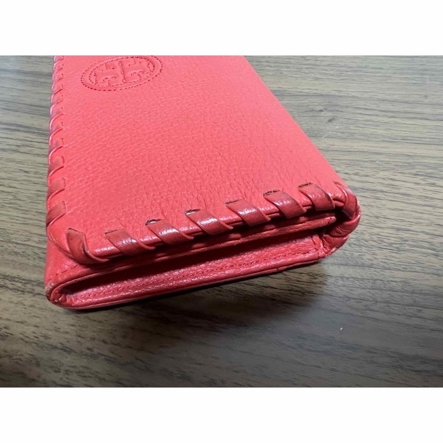 Tory Burch(トリーバーチ)の【値下げ中】トリーバーチ　長財布　コーラルレッド　ウォレット　ブランド財布 レディースのファッション小物(財布)の商品写真