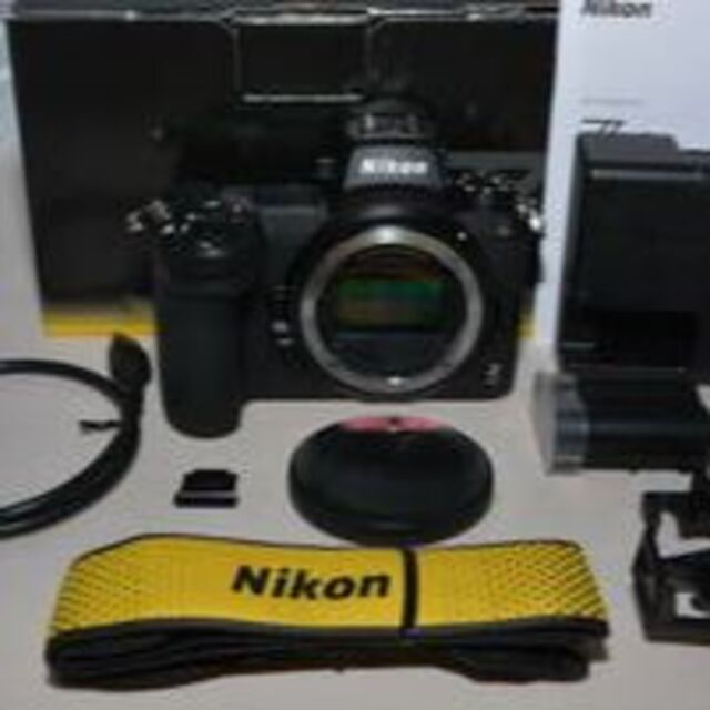 Nikon(ニコン)のNikom Z6ii　ミラーレスカメラ スマホ/家電/カメラのカメラ(ミラーレス一眼)の商品写真