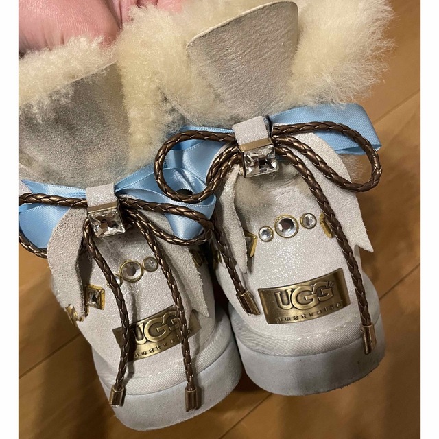 UGG ムートンブーツ リボン 24cm シルバー 1