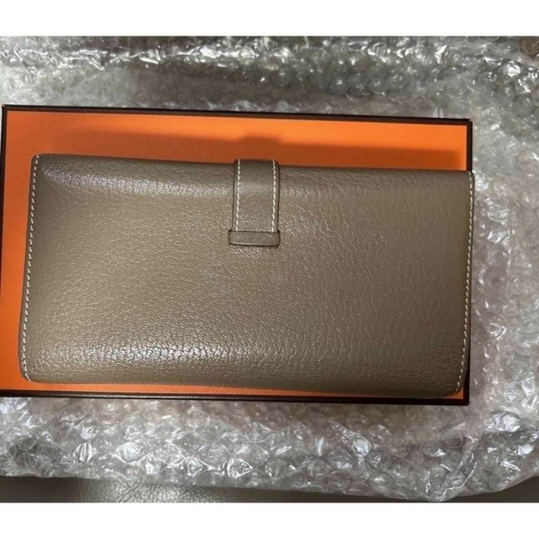 Hermes(エルメス)の稀少品 エルメス ベアン 三つ折り長財布 エトゥープ シルバー金具 美品 レディースのファッション小物(財布)の商品写真