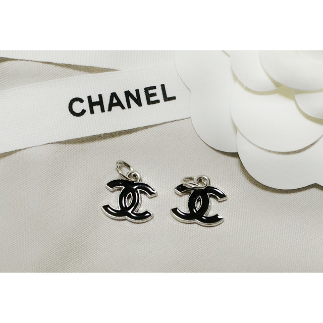 室外 CHANELシャネル ヴィンテージ チャーム 2個 A78