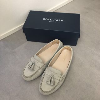 コールハーン(Cole Haan)のコールハーン　ローファー　モカシン　グレージュ系　7ハーフ(ローファー/革靴)