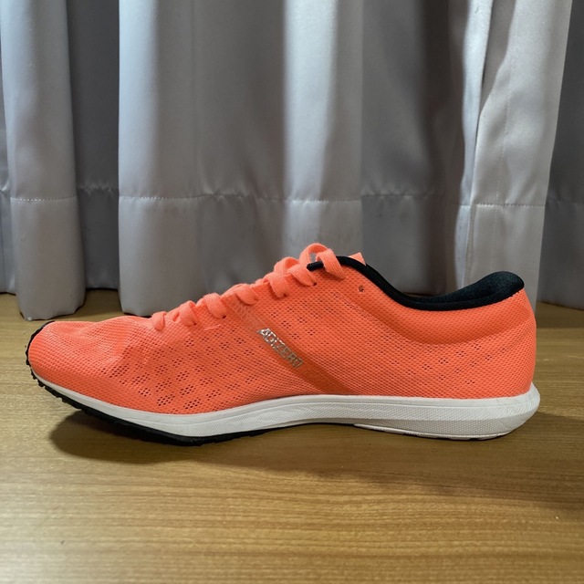 adidas(アディダス)のアディゼロ ベコジ2 中古 【ランニングシューズ】 スポーツ/アウトドアのランニング(シューズ)の商品写真