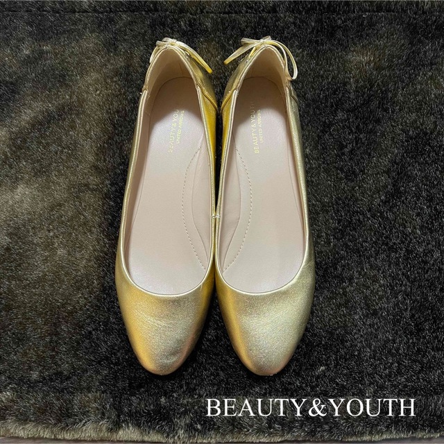 BEAUTY&YOUTH UNITED ARROWS(ビューティアンドユースユナイテッドアローズ)のBEAUTY & YOUTH 後ろ編み上げリボン パンプス 定価12500 レディースの靴/シューズ(ハイヒール/パンプス)の商品写真