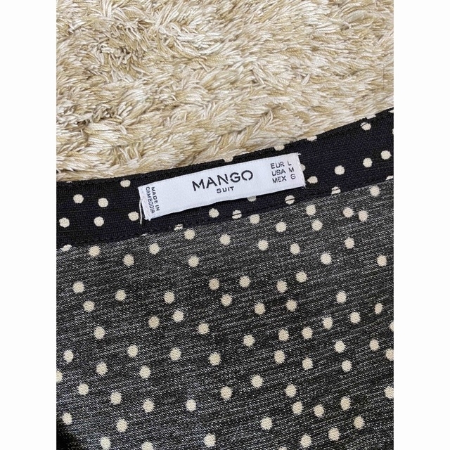 MANGO(マンゴ)のMANGO ドットワンピース🖤🤍　Lサイズ　美品　値下げ レディースのワンピース(ロングワンピース/マキシワンピース)の商品写真