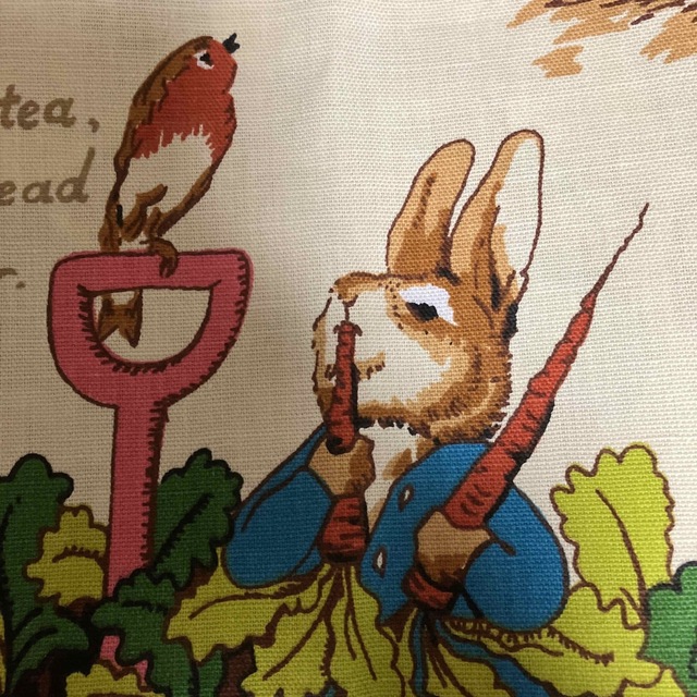 PETER RABBIT（TM）(ピーターラビット)の🐰直輸入ピーターラビット端切れ🐰 ハンドメイドの素材/材料(生地/糸)の商品写真