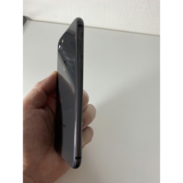 iPhone(アイフォーン)のiPhone8 64GB Softbank simフリー ブラック 中古  スマホ/家電/カメラのスマートフォン/携帯電話(スマートフォン本体)の商品写真