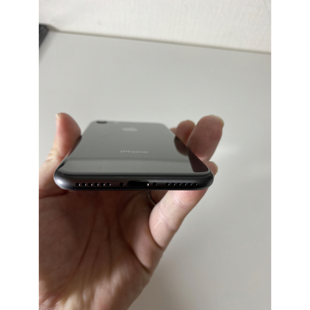 iPhone(アイフォーン)のiPhone8 64GB Softbank simフリー ブラック 中古  スマホ/家電/カメラのスマートフォン/携帯電話(スマートフォン本体)の商品写真