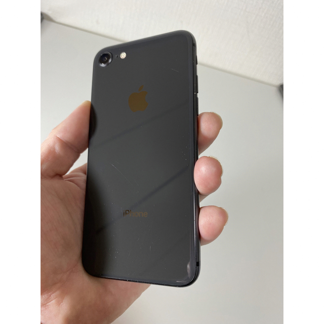 iPhone(アイフォーン)のiPhone8 64GB Softbank simフリー ブラック 中古  スマホ/家電/カメラのスマートフォン/携帯電話(スマートフォン本体)の商品写真