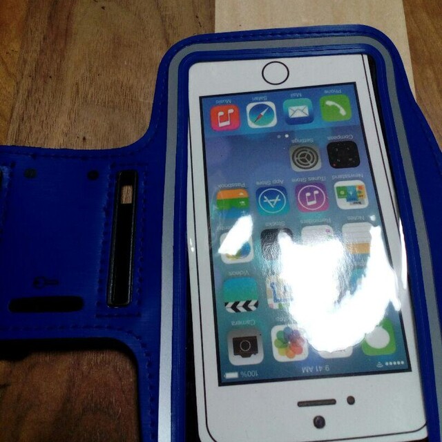 ランニング アームバンド スマホ  iPhone8 Plus 7　ブルー スポーツ/アウトドアのランニング(その他)の商品写真