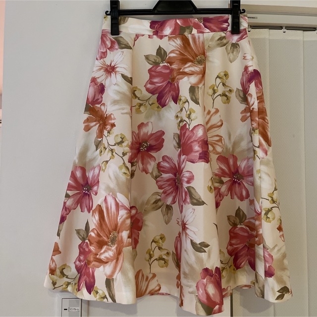 【新品タグ付き】リランドチュール　ブライトフラワースカート サイズ2