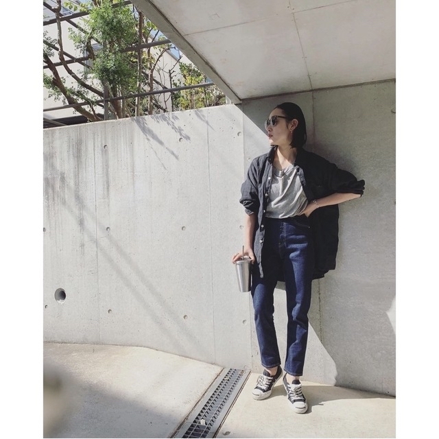 TODAYFUL(トゥデイフル)の○新品未使用○aluna アルナ○FIRST DENIM/ NAVY○Mサイズ レディースのパンツ(デニム/ジーンズ)の商品写真