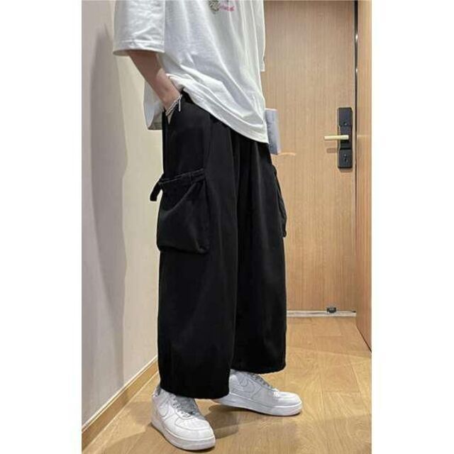 XL ワイドパンツ カーゴパンツ ブラック 黒 ボトムス ワークパンツ ルーズ メンズのパンツ(ワークパンツ/カーゴパンツ)の商品写真
