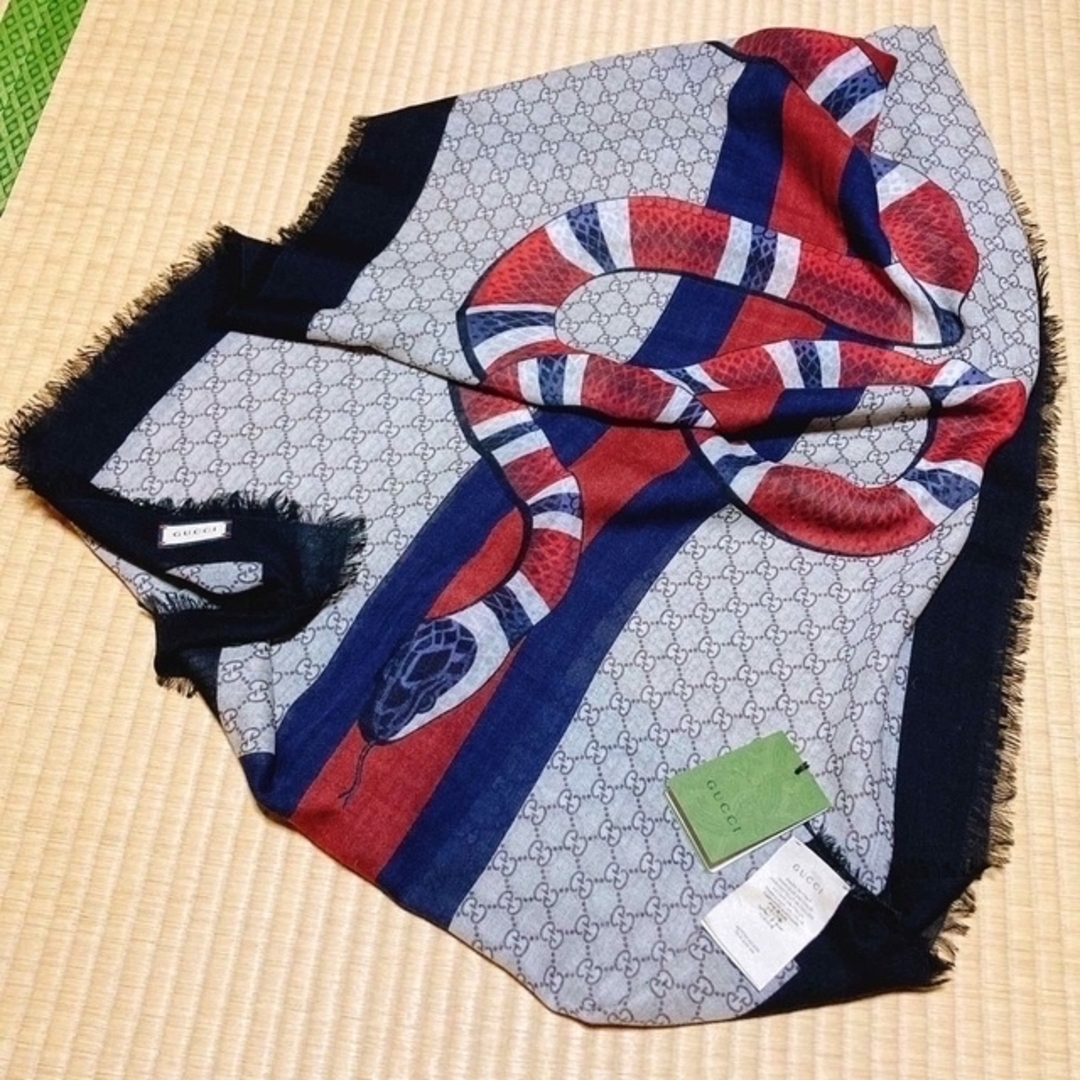 GUCCI - 美品 グッチ GG柄シェリーラインキングスネークストール GUCCI - 美品 グッチ GG柄シェリーラインキングスネークストール