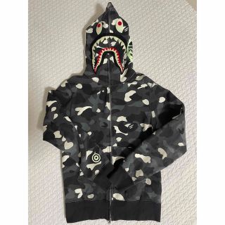 アベイシングエイプ(A BATHING APE)のA BATHING APE  シャークパーカー　(パーカー)