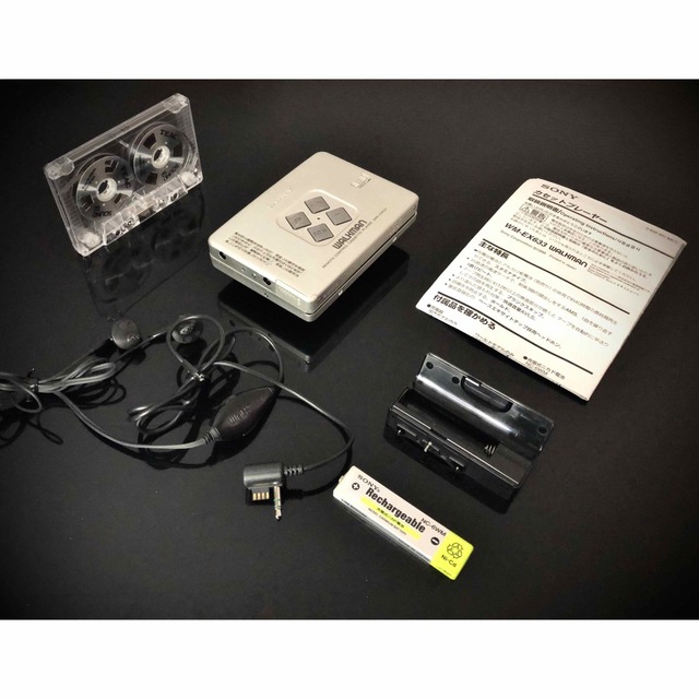 カセットウォークマン SONY WM-EX633 銀色 (整備済み、完動超美品) カセットウォークマン SONY WM-EX633 銀色 (整備済み、完動超美品)