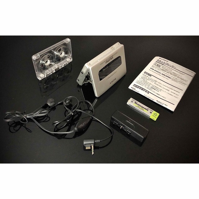 カセットウォークマン SONY WM-EX633 銀色 (整備済み、完動超美品) カセットウォークマン SONY WM-EX633 銀色 (整備済み、完動超美品)
